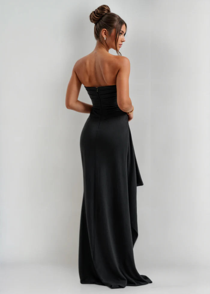 Zarina | Elegan Klänning med Sprund