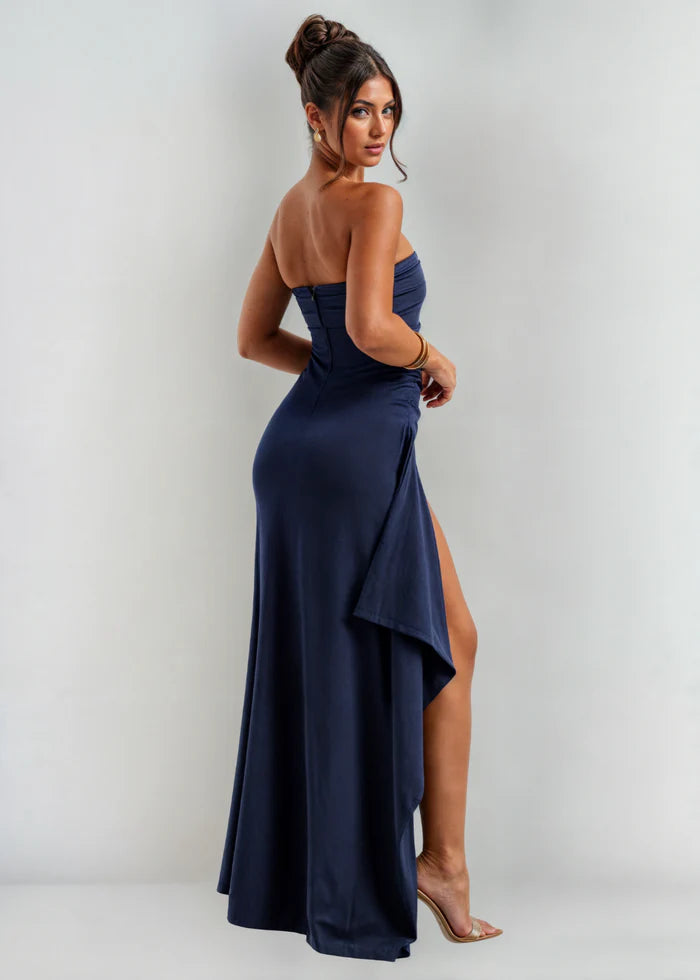 Zarina | Elegan Klänning med Sprund